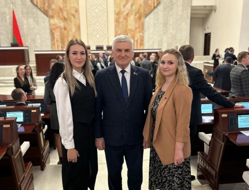 Зельвенчанка Вероника Буслович приняла участие во встрече депутатов Национального собрания Республики Беларусь с членами Молодежного парламента